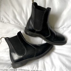 DR. MARTENS, vegan leather Chelsea boot